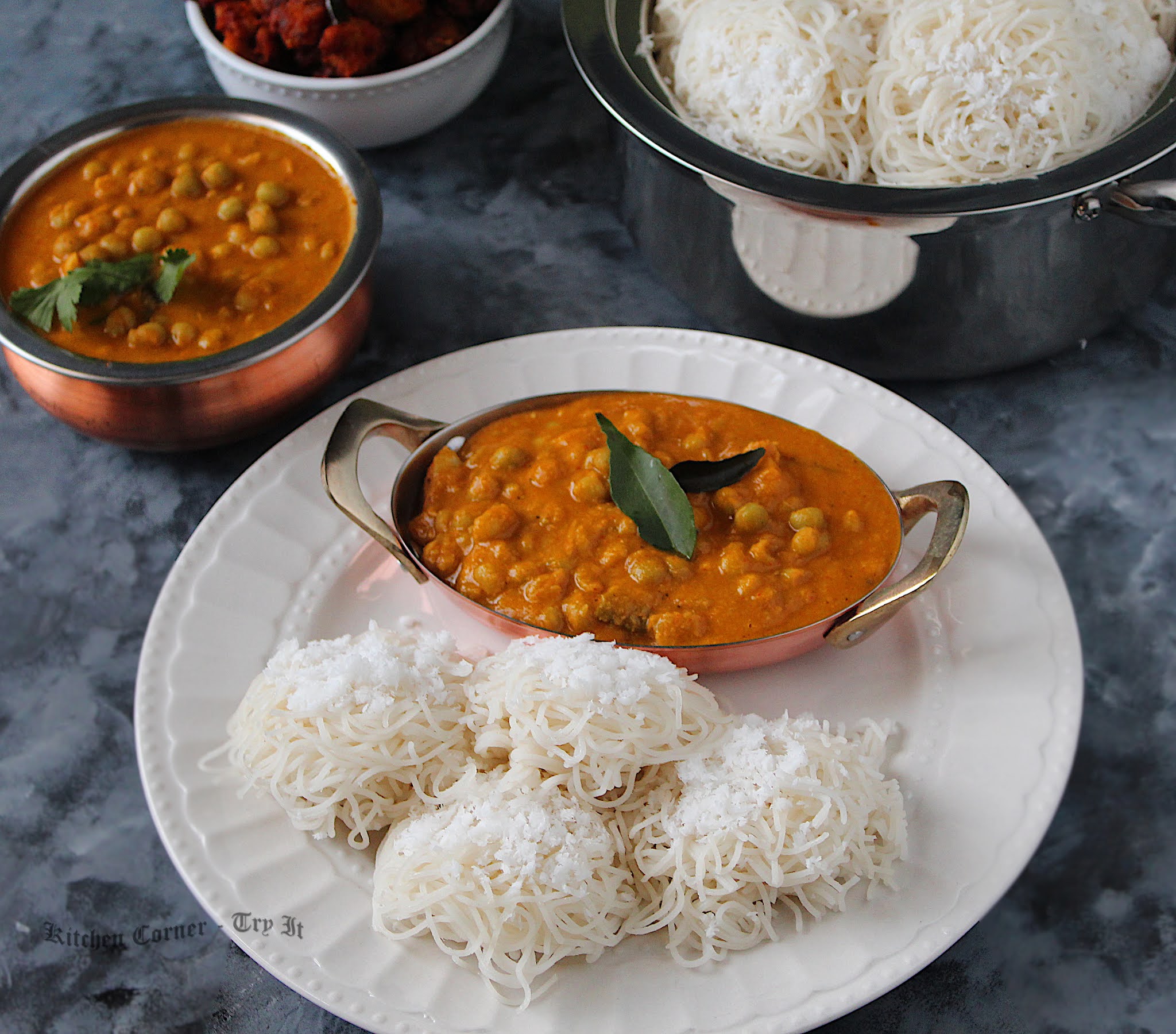 Idiyappam with Kadalai Curry